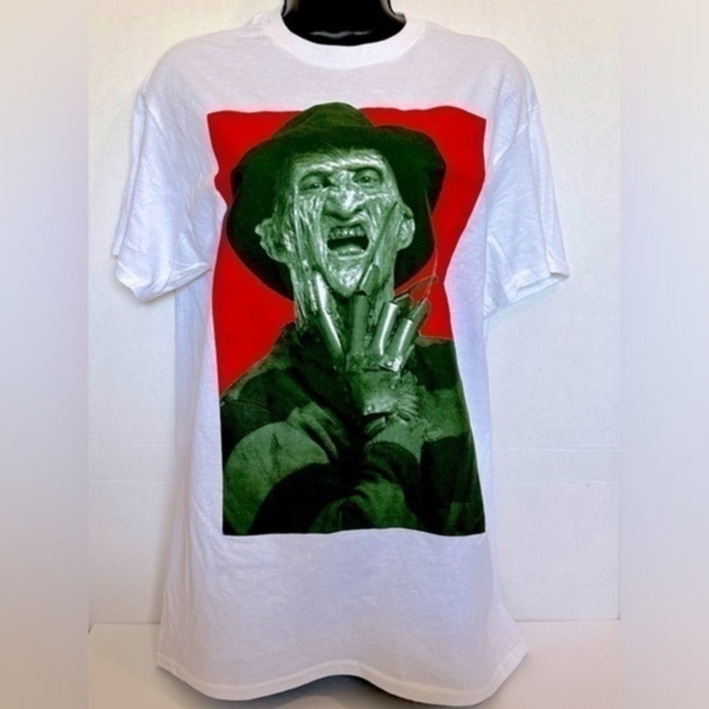 Freddy Krueger -  A Nightmare On Elm Street Men's T-Shirt NWOT WHITE medium